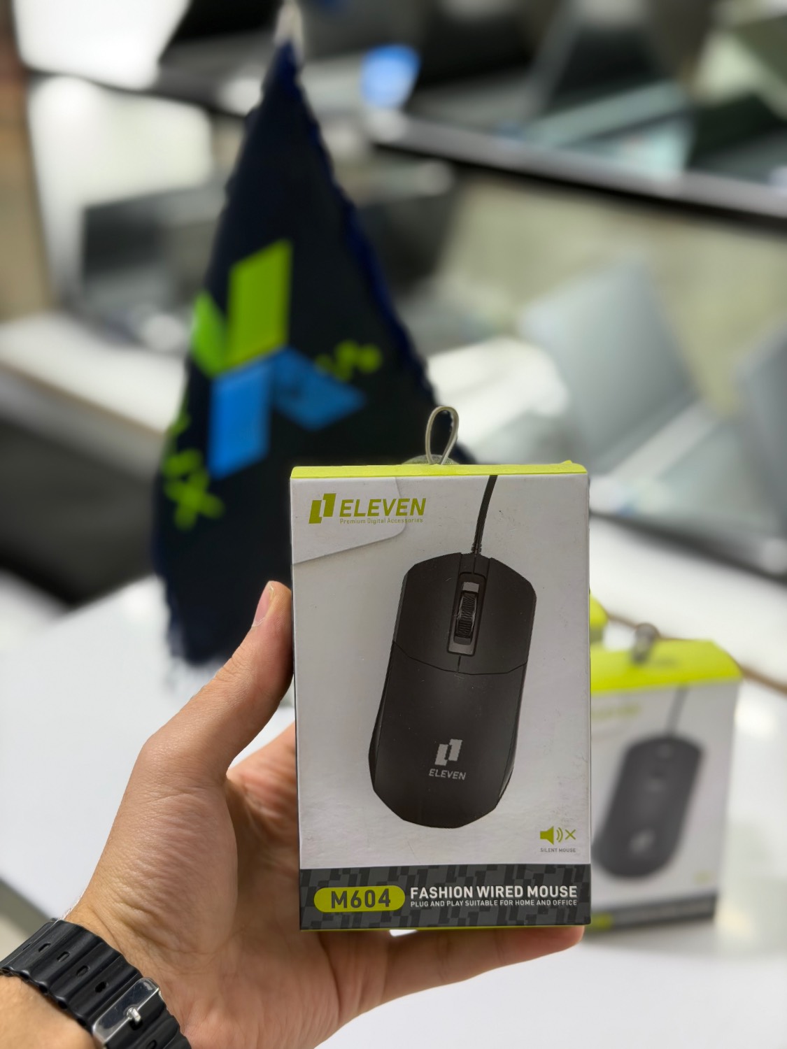 eleven m604